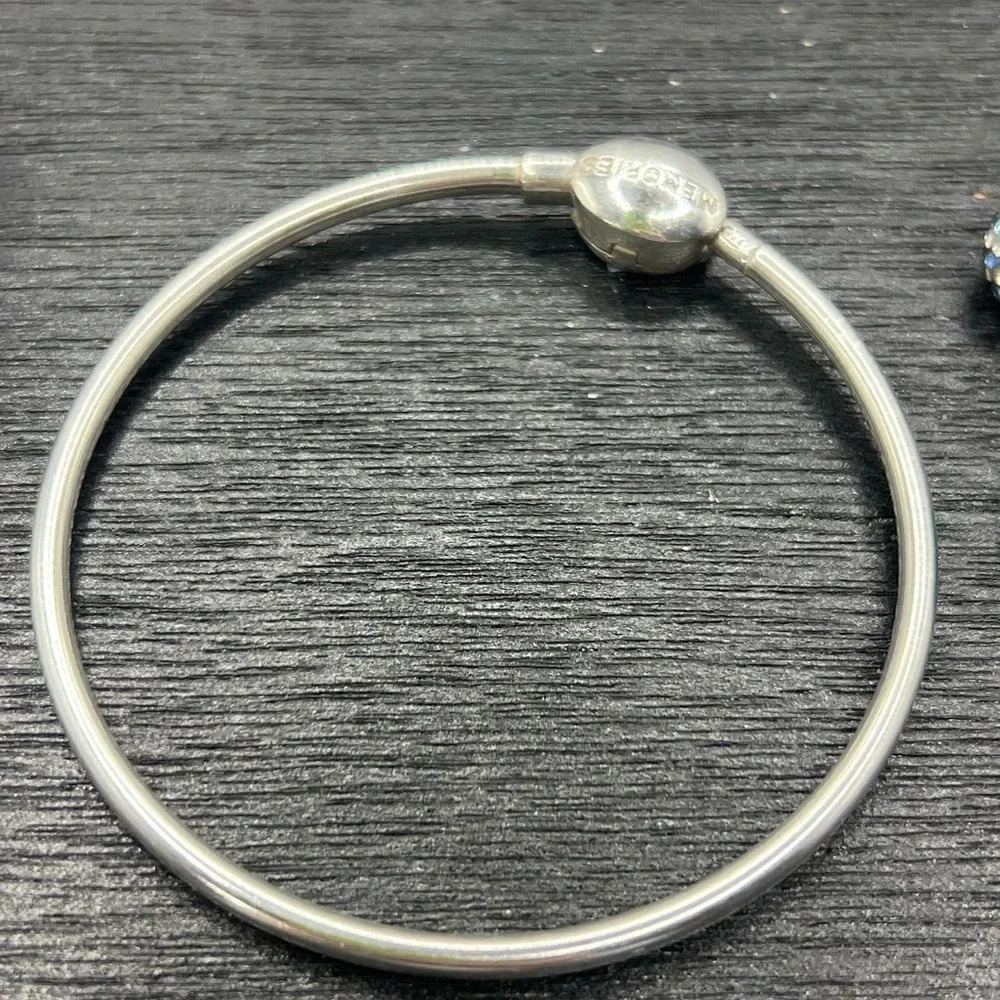 Kay Jewelers Charmed Memories bangle bracelet and 4 charms - Picture 3 of 5